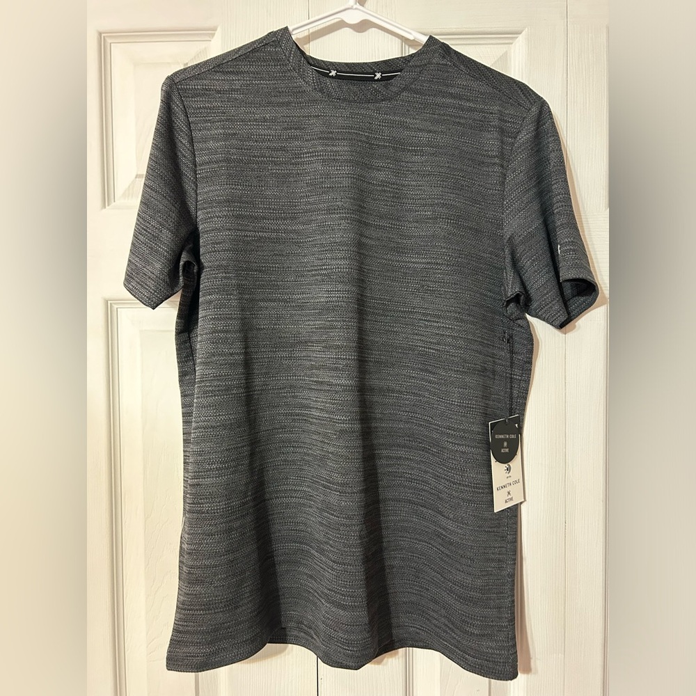 NWT Kenneth Kole men’s small active top